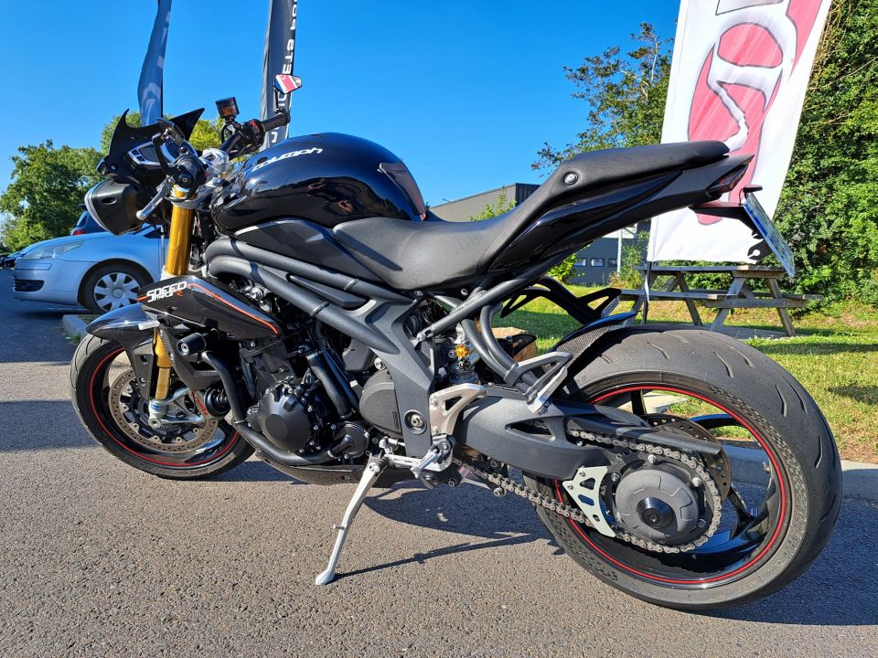 TRIUMPH SPEED TRIPLE 1050 RS 18