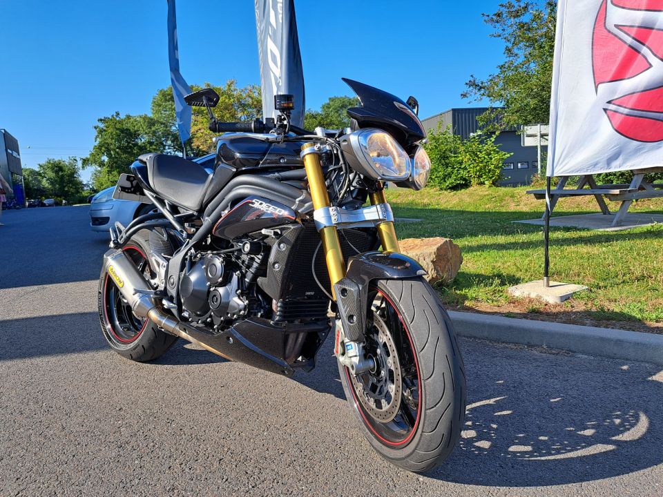 TRIUMPH SPEED TRIPLE 1050 RS 6