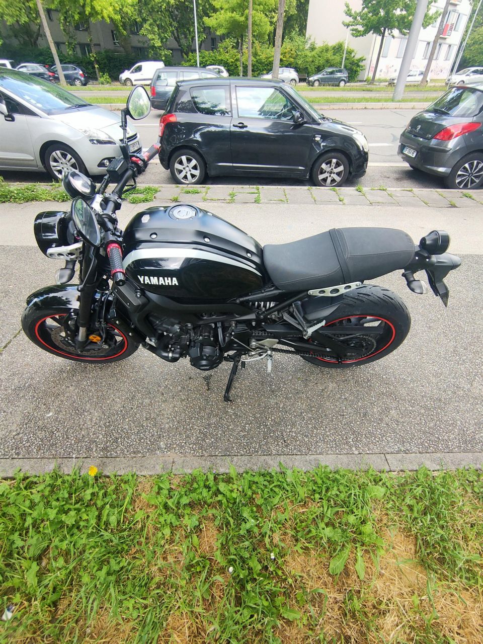 YAMAHA XSR 900 4