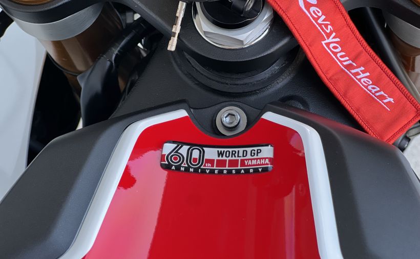 YAMAHA YZF 1000 R1 60TH 8