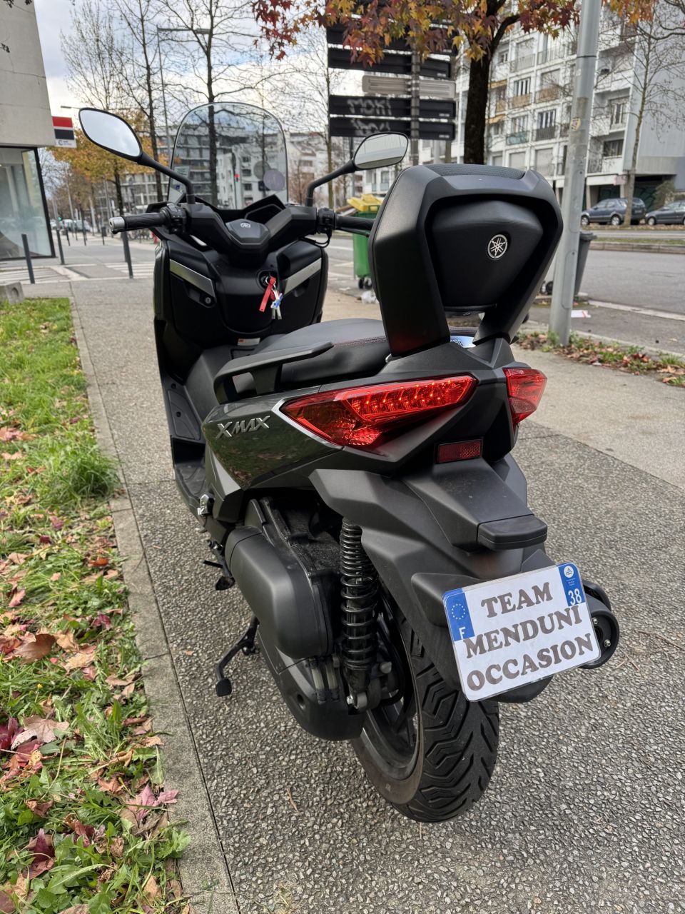 YAMAHA XMAX 125 3