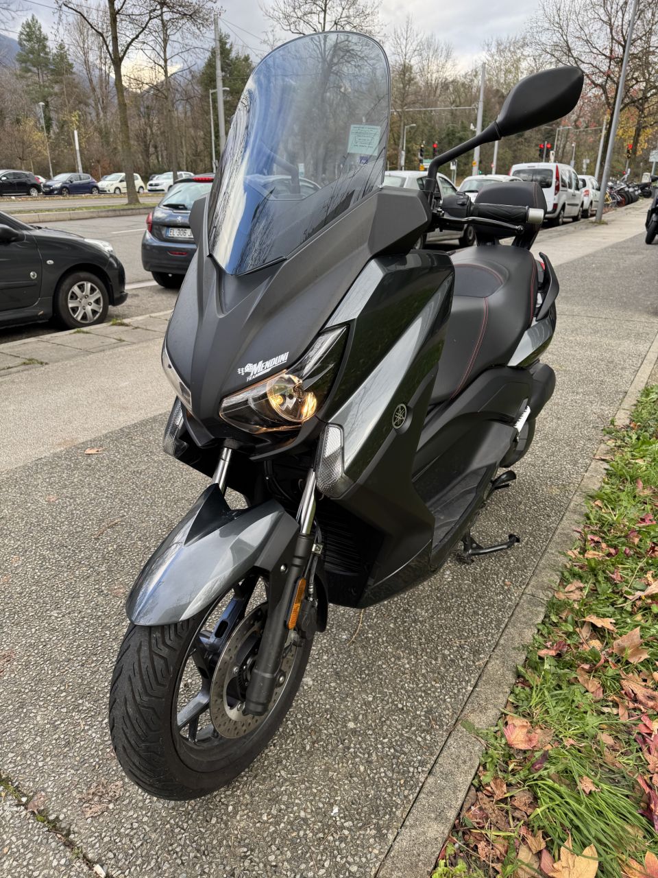 YAMAHA XMAX 125 1