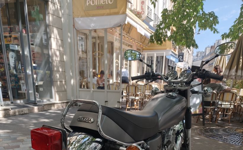 YAMAHA SR 400 2