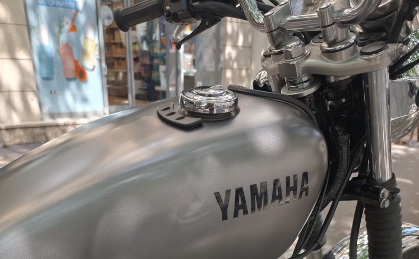 YAMAHA SR 400 3