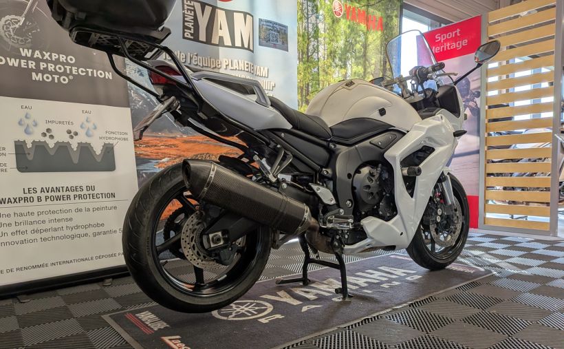 YAMAHA FZ1 FAZER 1000 2