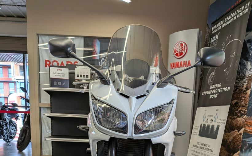 YAMAHA FZ1 FAZER 1000 3