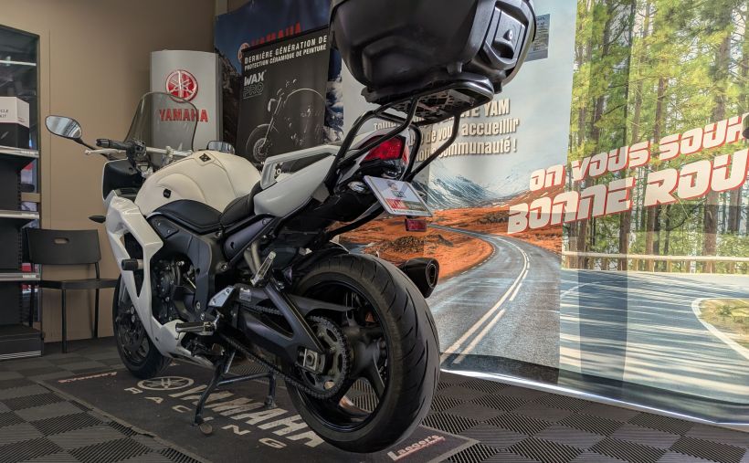 YAMAHA FZ1 FAZER 1000 7