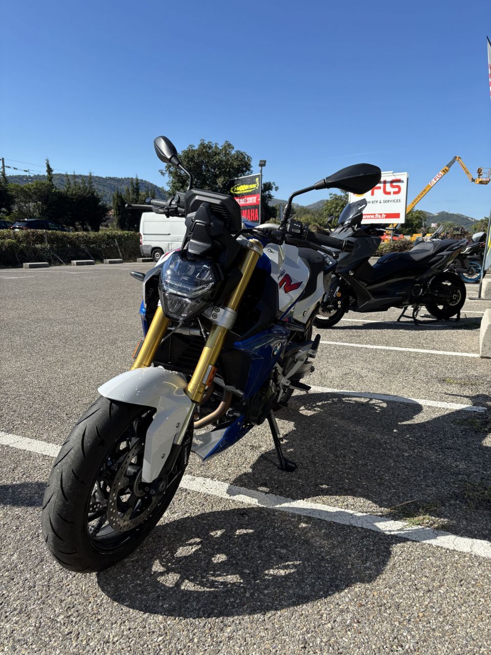 BMW F 900 XR 2