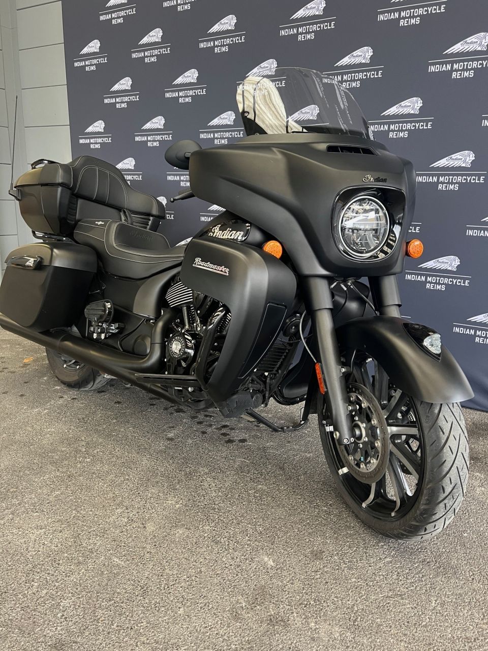 INDIAN ROADMASTER DARK HORSE 1890 0