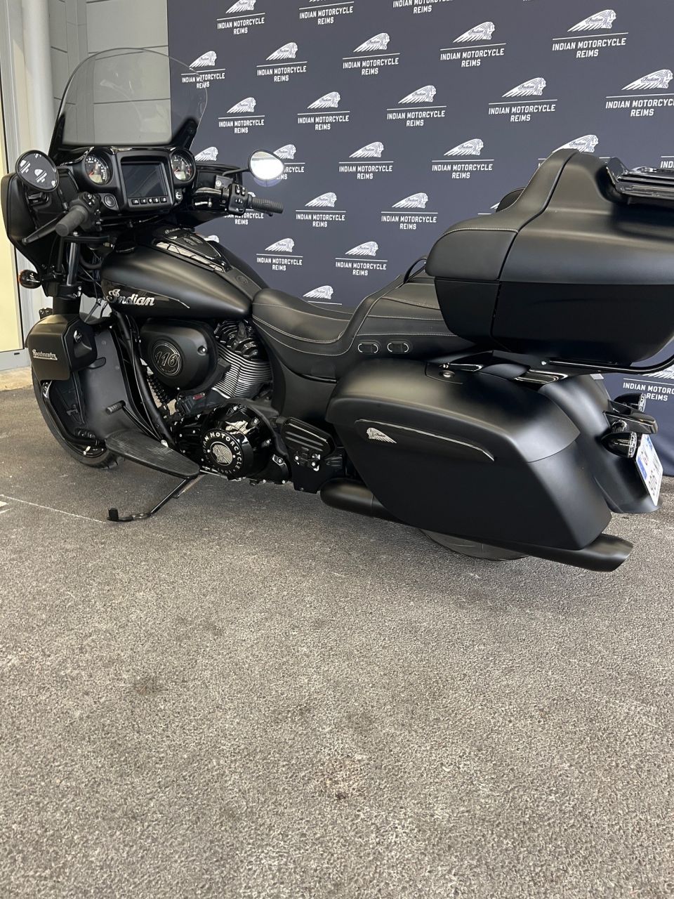 INDIAN ROADMASTER DARK HORSE 1890 12