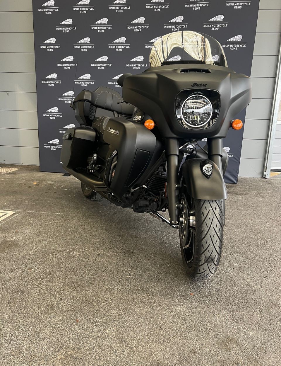 INDIAN ROADMASTER DARK HORSE 1890 24