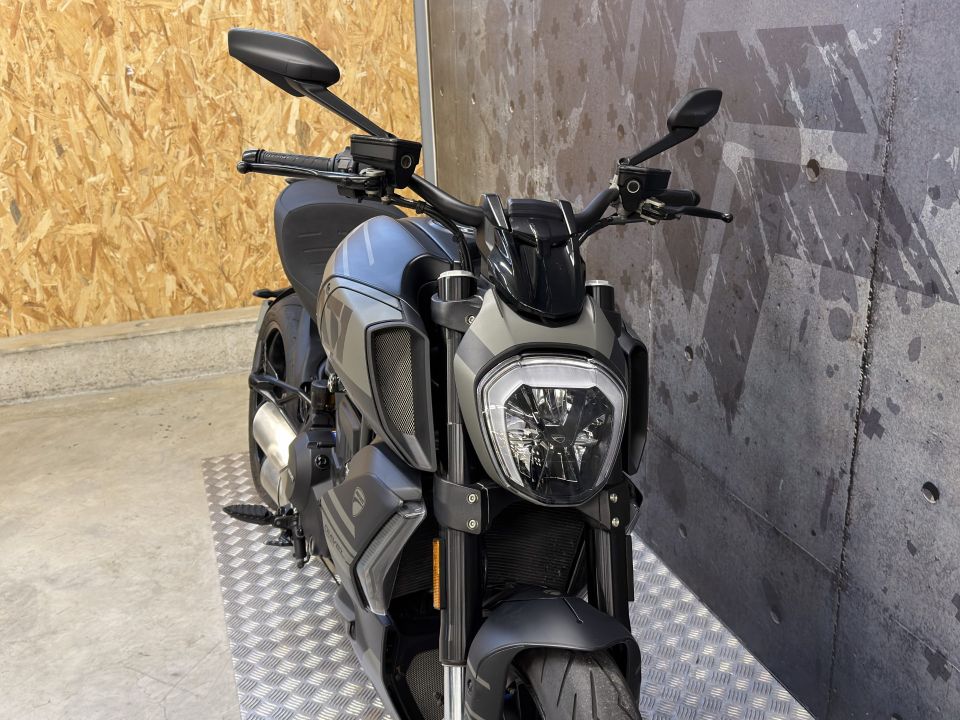 DUCATI DIAVEL 9