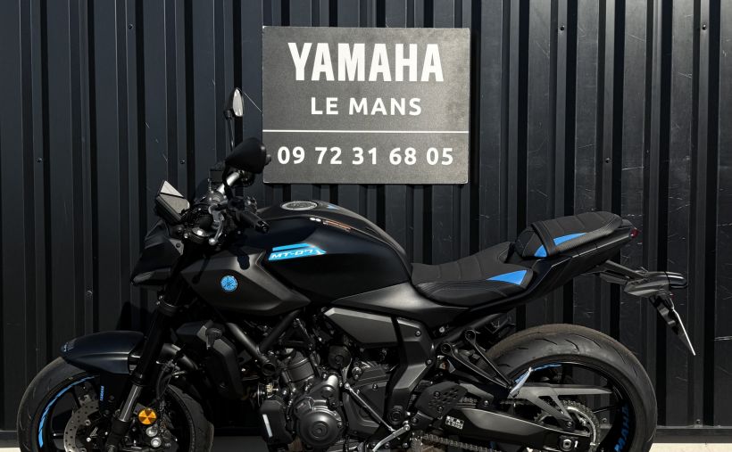 YAMAHA MT-07 15