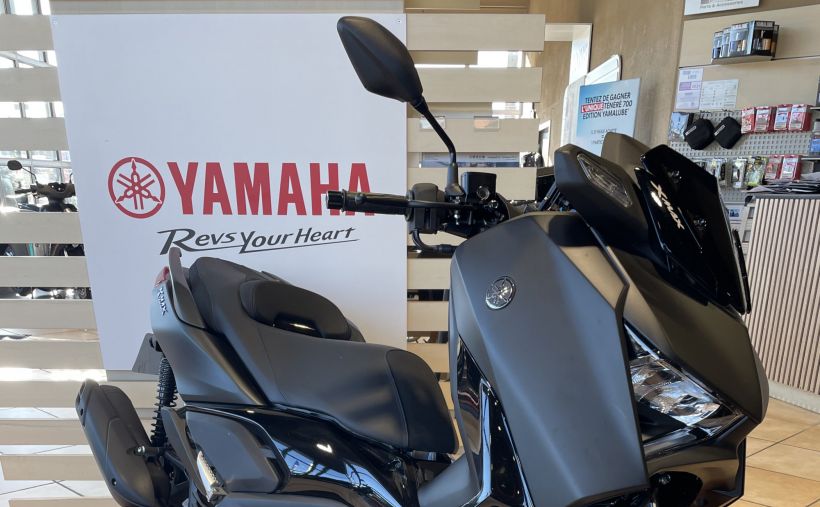YAMAHA X-MAX 125 0