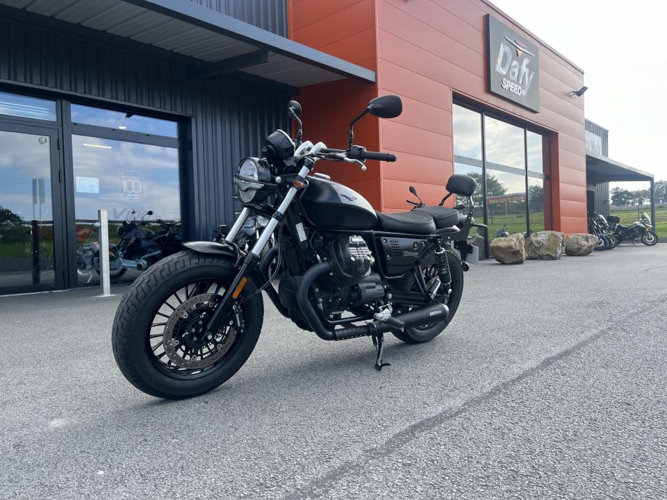 MOTO GUZZI V9 BOBBER 0