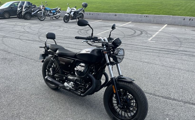 MOTO GUZZI V9 BOBBER 10