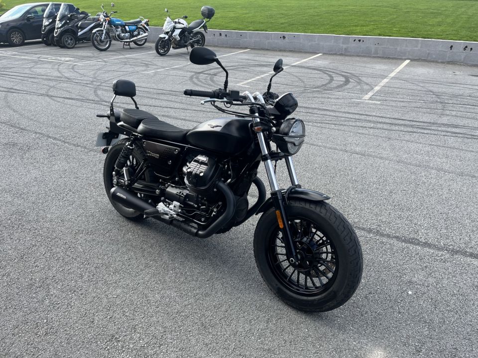 MOTO GUZZI V9 BOBBER 10