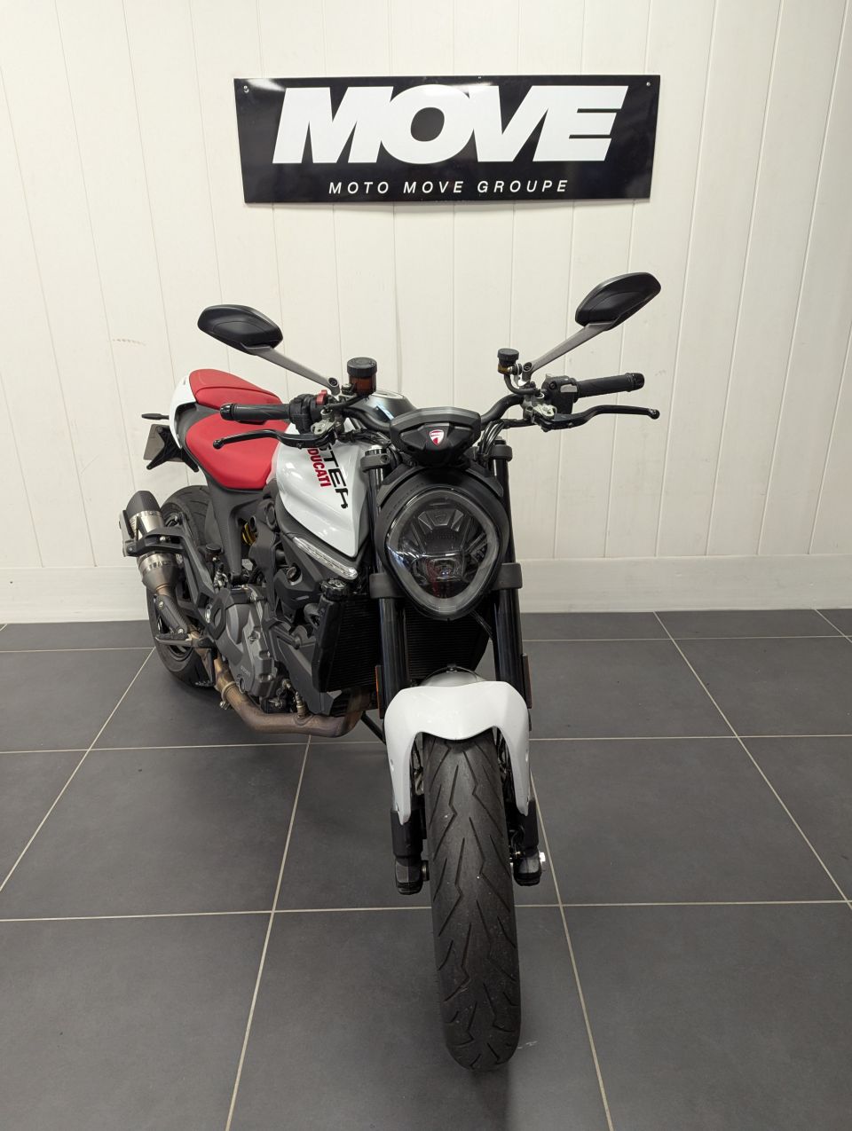 DUCATI MONSTER 937 1