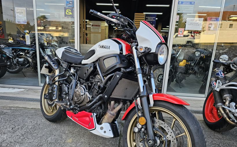 YAMAHA XSR 700 ABS 4