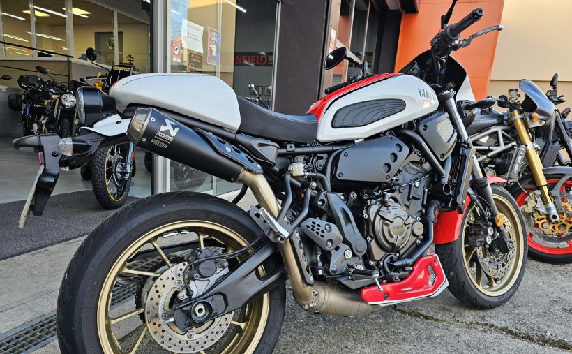 YAMAHA XSR 700 ABS 8