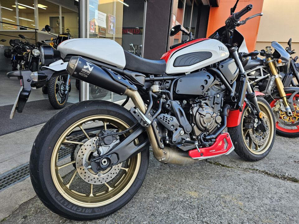 YAMAHA XSR 700 ABS 8
