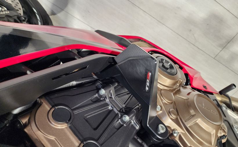 HONDA CBR 650  R 15