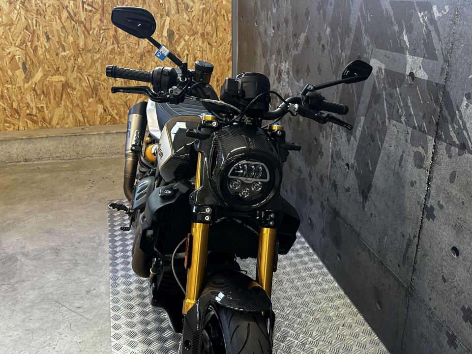 INDIAN FTR 1200 R CARBON 9