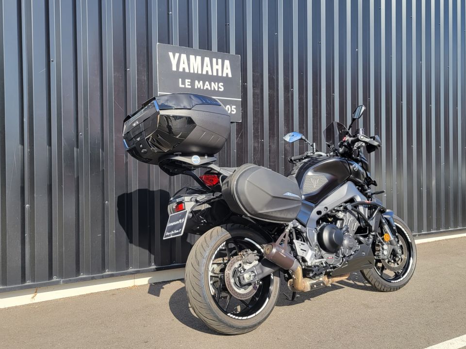YAMAHA MT-09 10