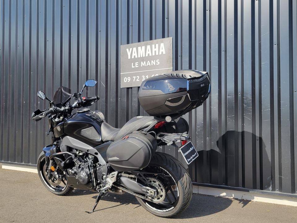 YAMAHA MT-09 25