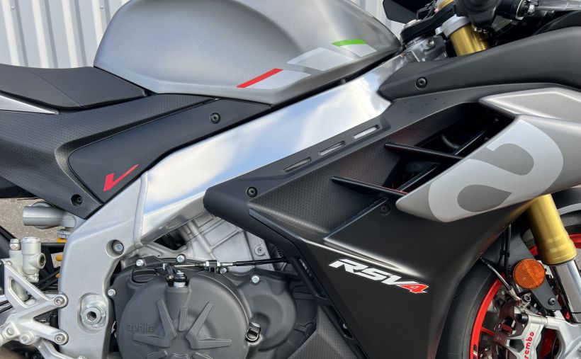APRILIA RSV4 1100 24