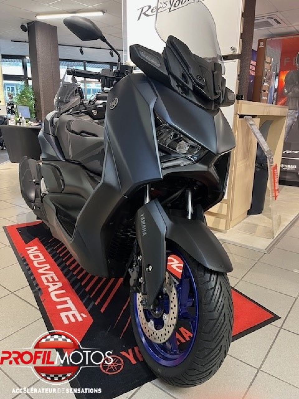 YAMAHA XMAX 125 1