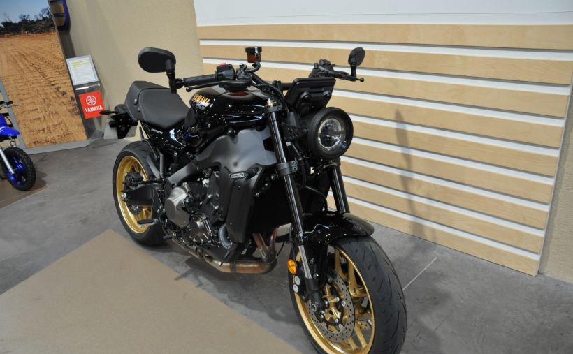 YAMAHA XSR 900 5