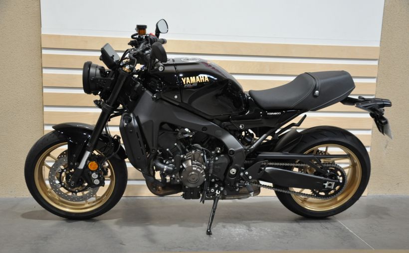 YAMAHA XSR 900 7