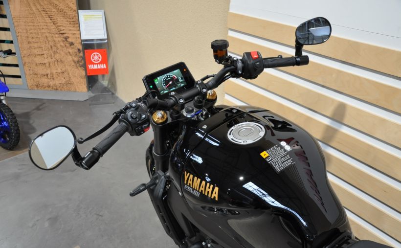 YAMAHA XSR 900 14