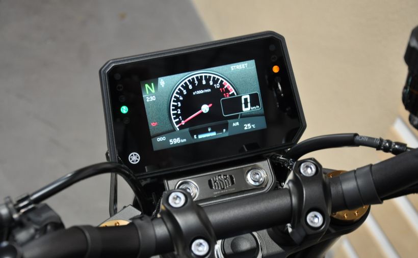 YAMAHA XSR 900 15