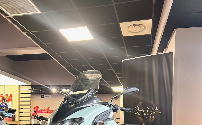 YAMAHA TRICITY 300 1