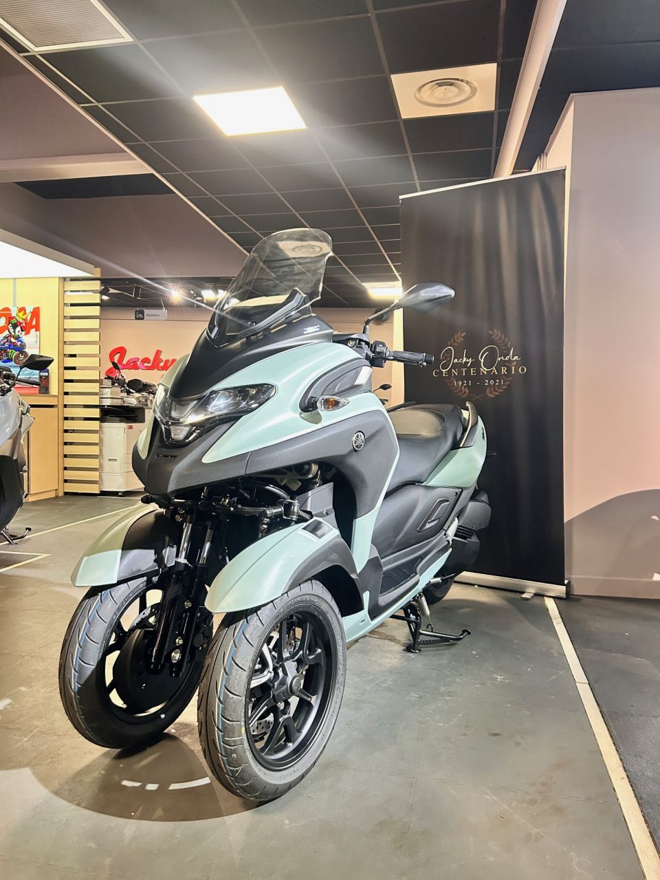 YAMAHA TRICITY 300 1