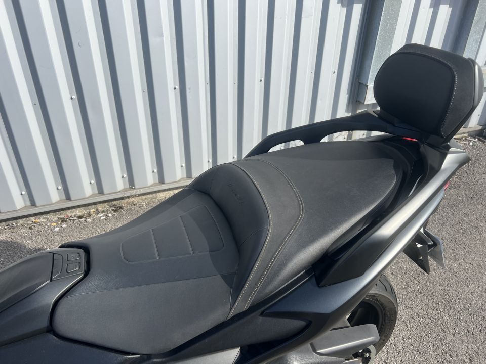 YAMAHA XP T-MAX 560 28
