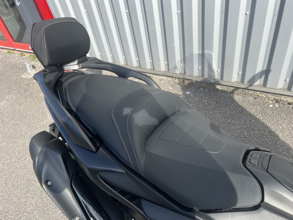 YAMAHA XP T-MAX 560 44
