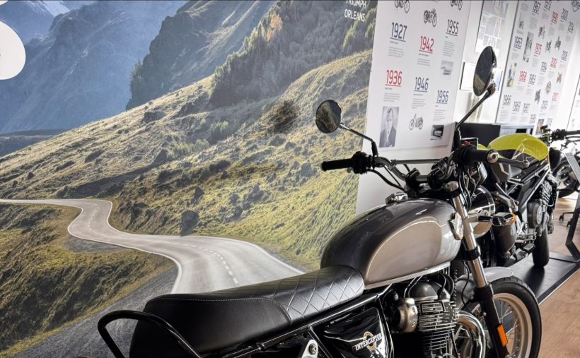 ROYAL ENFIELD INTERCEPTOR 8