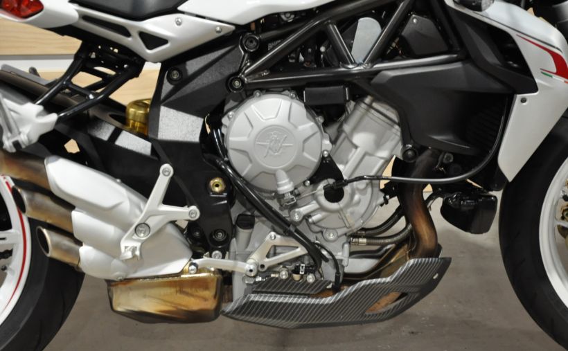 MV AGUSTA BRUTALE 800 1