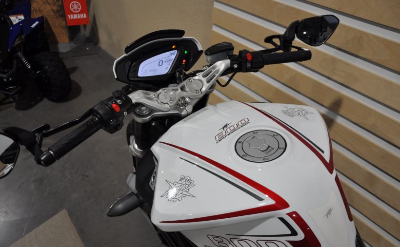 MV AGUSTA BRUTALE 800 14