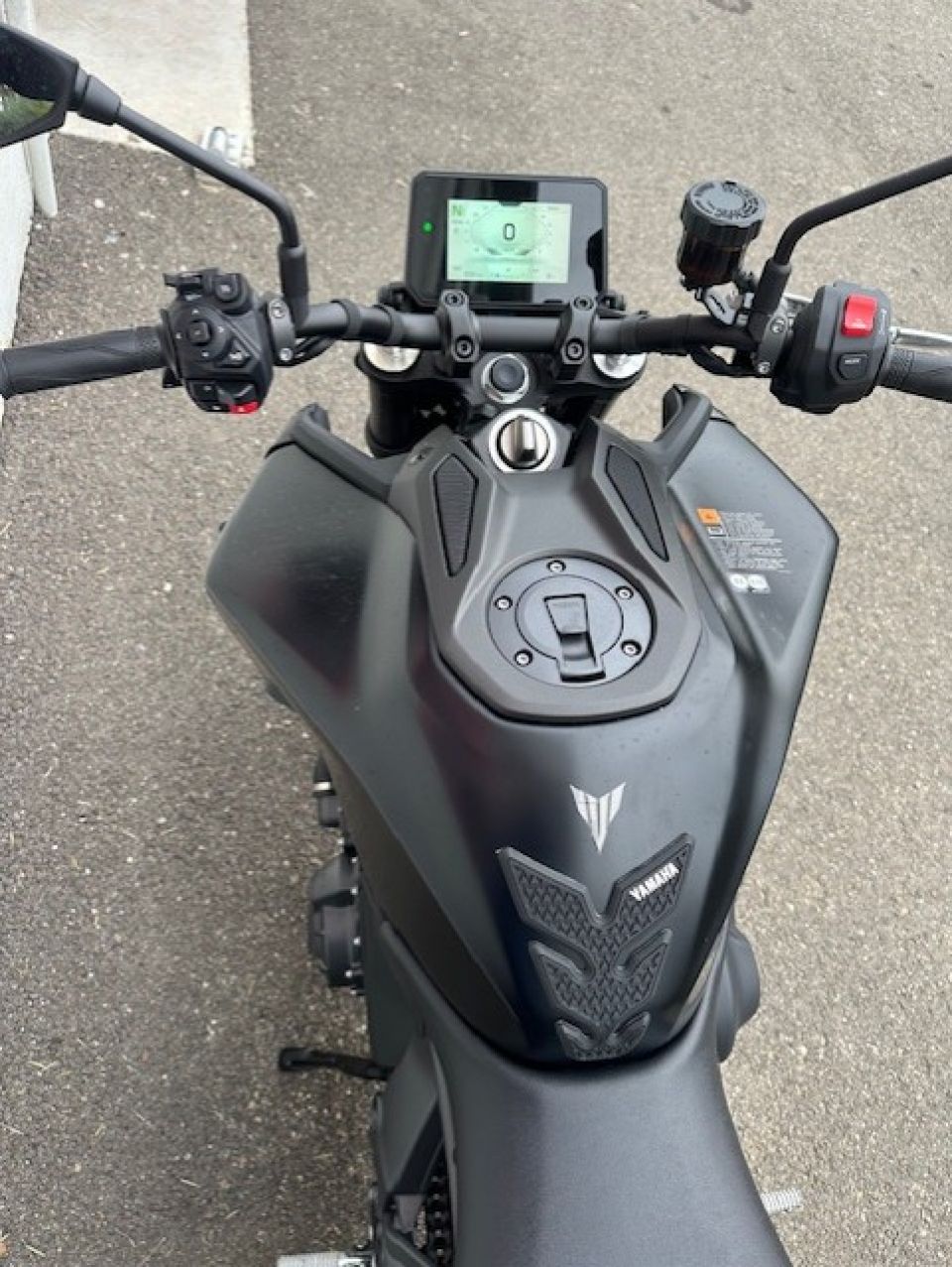 YAMAHA MT-09 3