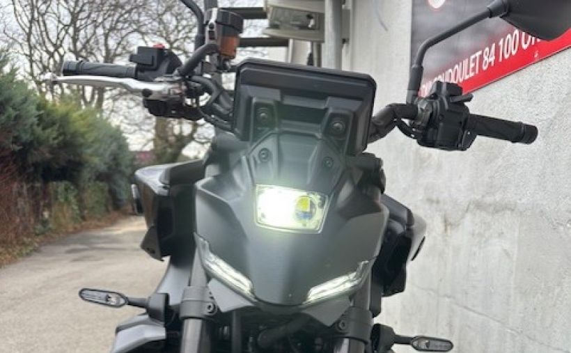 YAMAHA MT-09 5