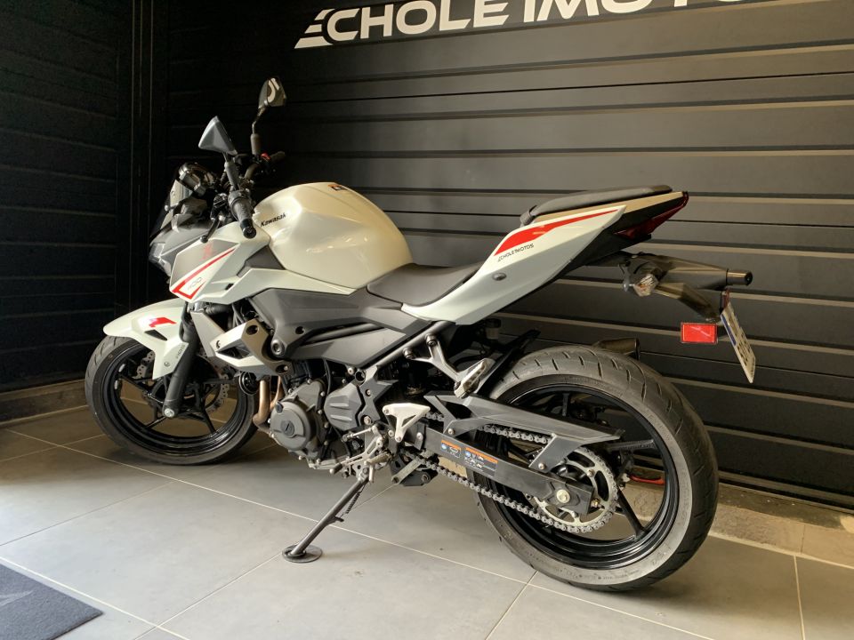 KAWASAKI Z400 16