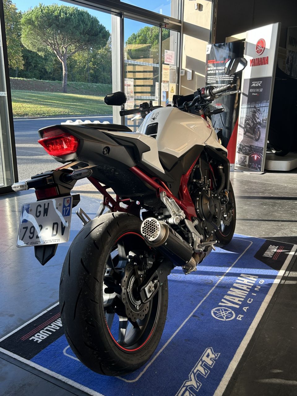 HONDA CB 750 HORNET 1