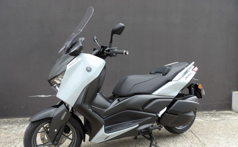 YAMAHA XMAX 300 TECH MAX + 4