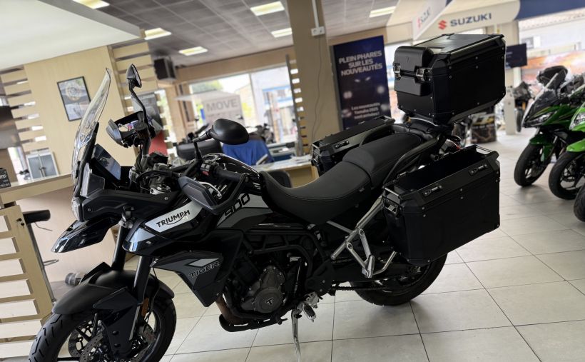 TRIUMPH Tiger 900 GT 1