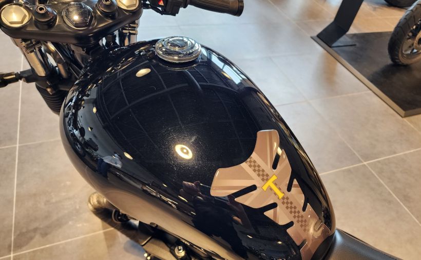 TRIUMPH STREET TWIN  900 6