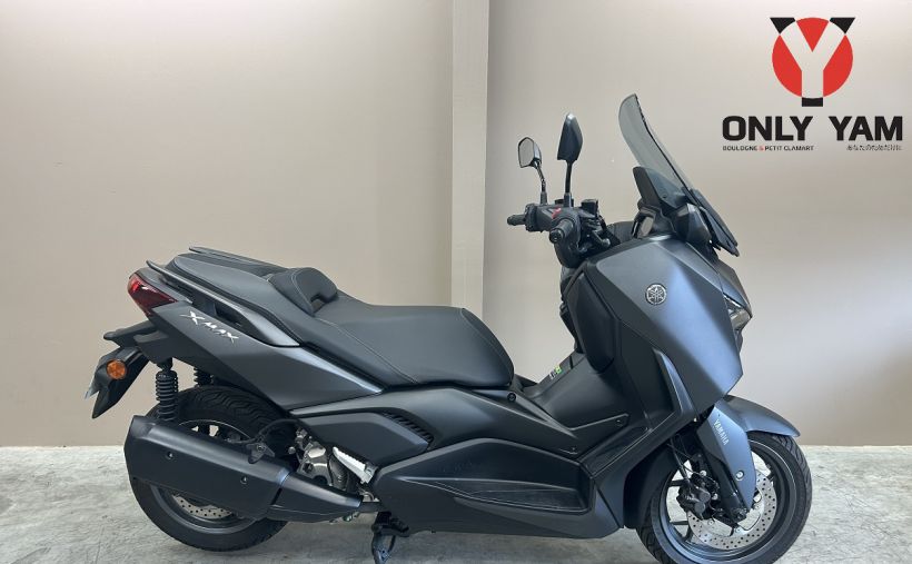 YAMAHA XMAX 300 0